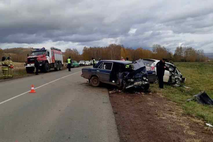 Поехали в магазин за одеждой для дочки.